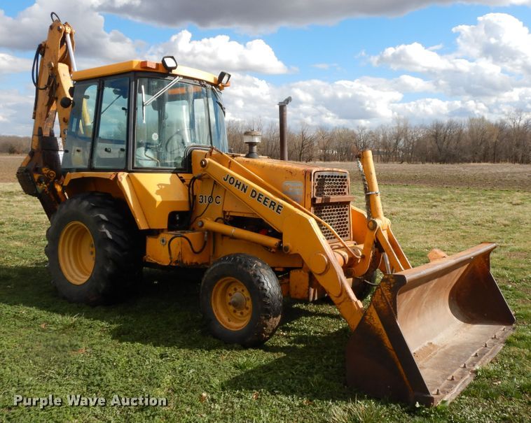 image for item HO9332 1990 John Deere 310C  backhoe