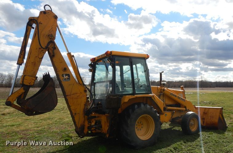 image for item HO9332 1990 John Deere 310C  backhoe