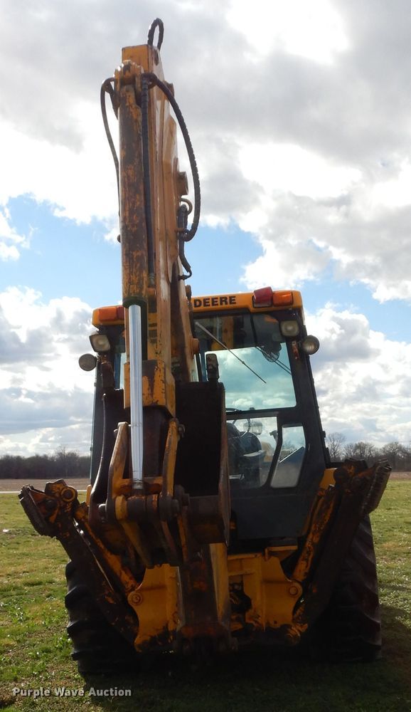 image for item HO9332 1990 John Deere 310C  backhoe