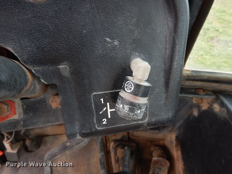 image for item HO9332 1990 John Deere 310C  backhoe