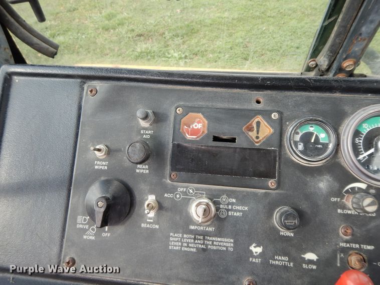 image for item HO9332 1990 John Deere 310C  backhoe