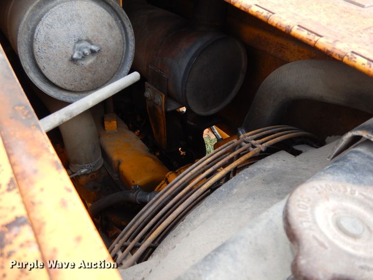 image for item HO9332 1990 John Deere 310C  backhoe