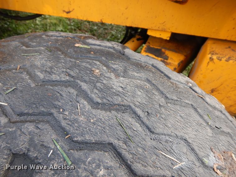 image for item HO9332 1990 John Deere 310C  backhoe