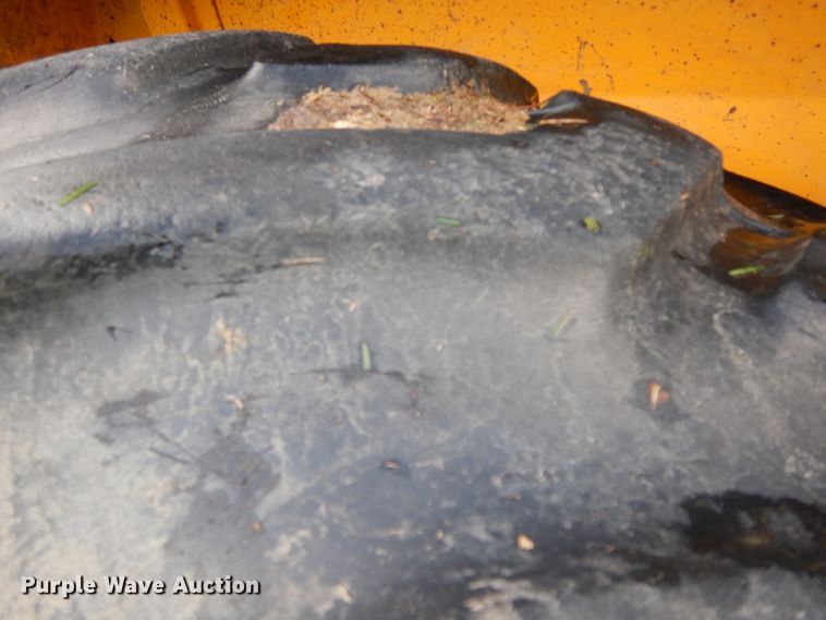 image for item HO9332 1990 John Deere 310C  backhoe