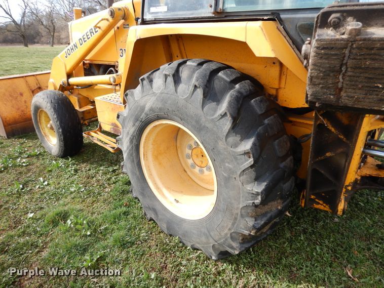 image for item HO9332 1990 John Deere 310C  backhoe