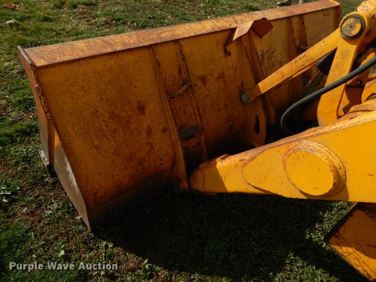 image for item HO9332 1990 John Deere 310C  backhoe