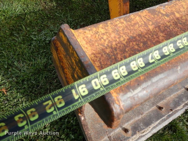 image for item HO9332 1990 John Deere 310C  backhoe