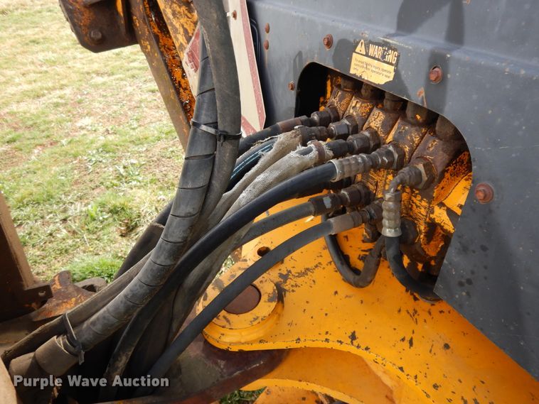 image for item HO9332 1990 John Deere 310C  backhoe