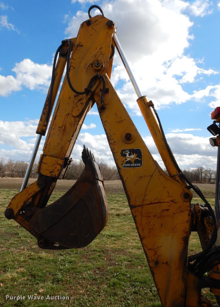 image for item HO9332 1990 John Deere 310C  backhoe