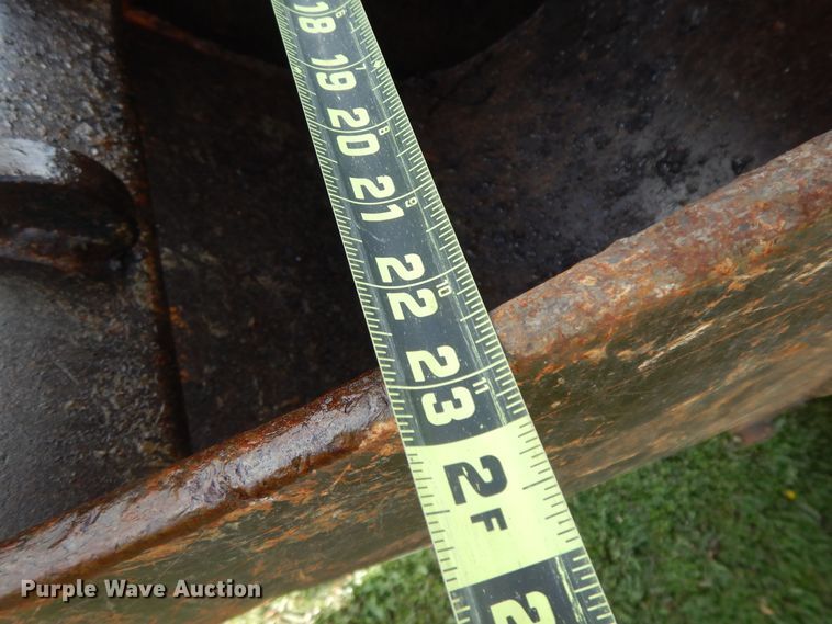 image for item HO9332 1990 John Deere 310C  backhoe