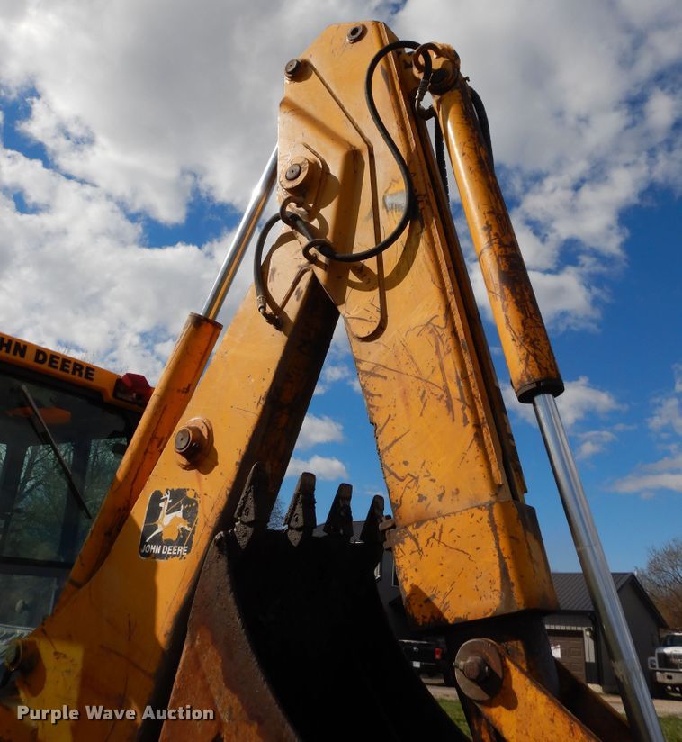 image for item HO9332 1990 John Deere 310C  backhoe