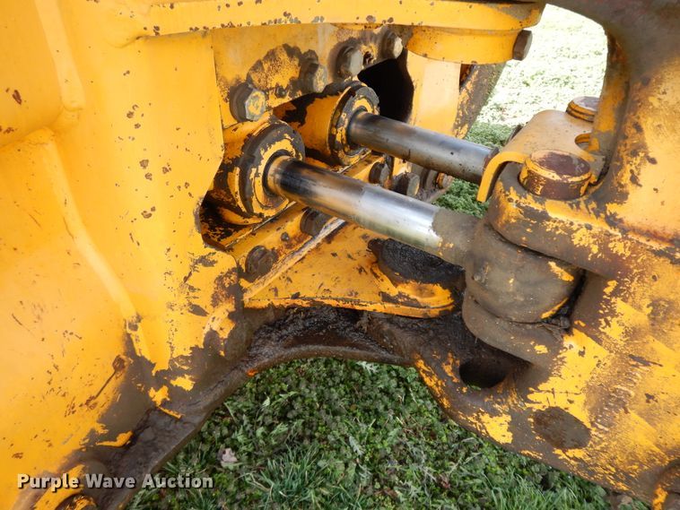 image for item HO9332 1990 John Deere 310C  backhoe
