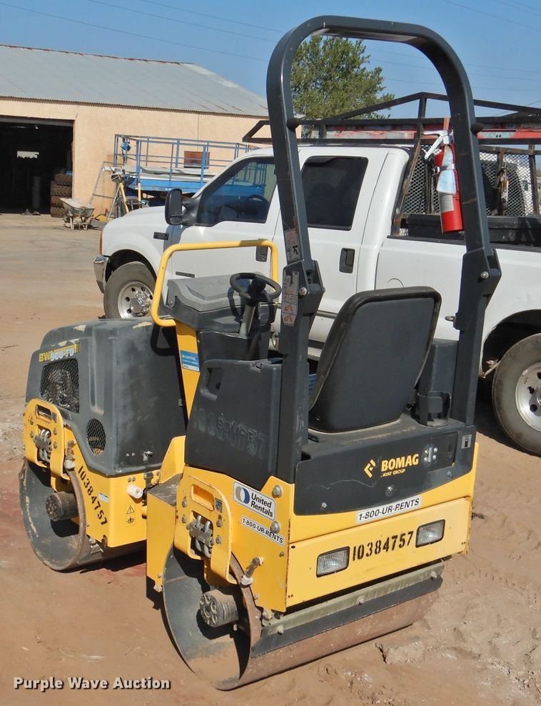 image for item HO9933 2015 Bomag BW900-50  double drum vibratory roller
