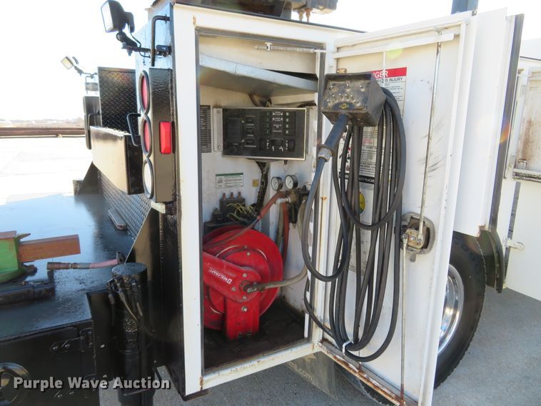 image for item HV9680 2007 Ford F750 XLT  utility / service truck