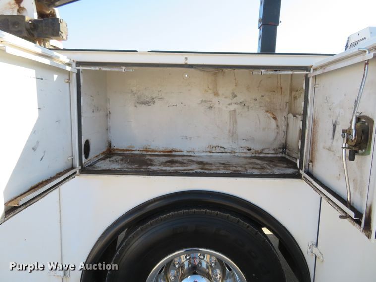 image for item HV9680 2007 Ford F750 XLT  utility / service truck