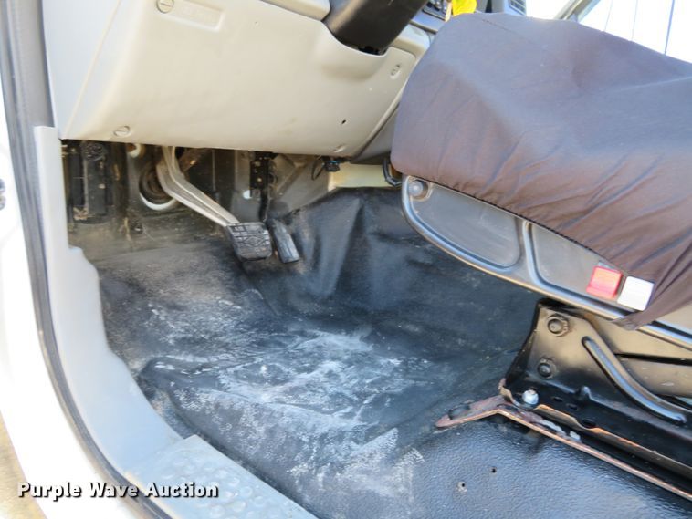 image for item HV9680 2007 Ford F750 XLT  utility / service truck