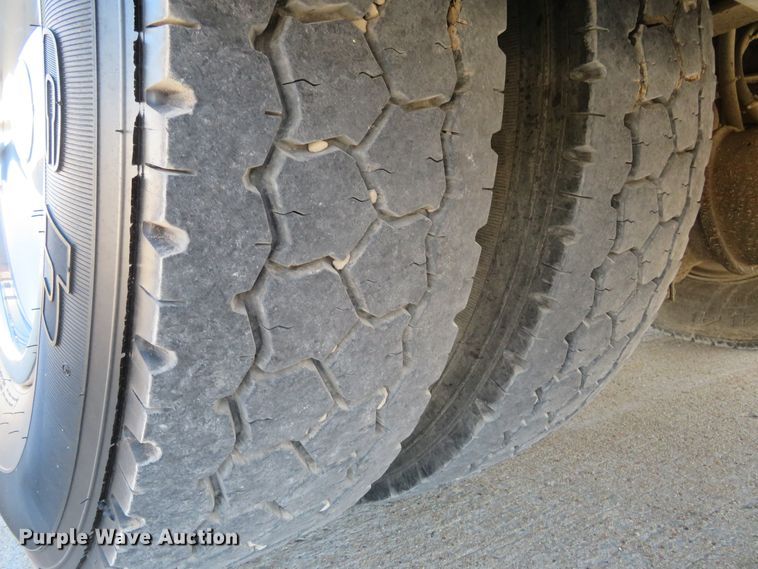 image for item HV9680 2007 Ford F750 XLT  utility / service truck