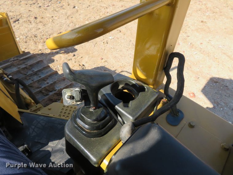 image for item HV9686 2005 Caterpillar D4G XL  dozer