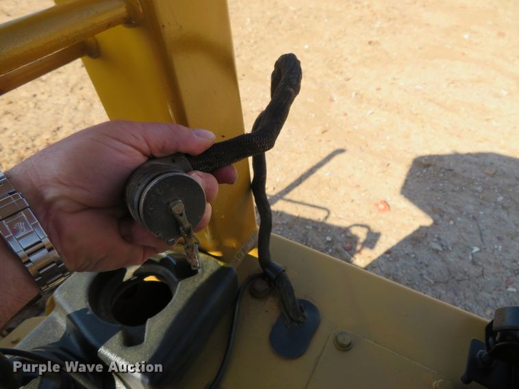 image for item HV9686 2005 Caterpillar D4G XL  dozer