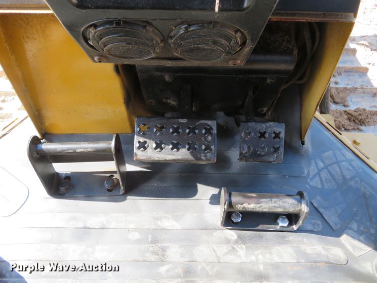 image for item HV9686 2005 Caterpillar D4G XL  dozer