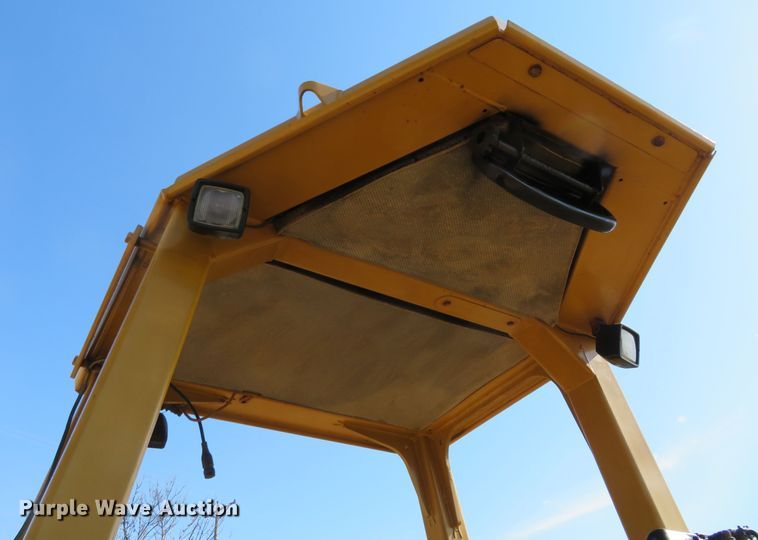 image for item HV9686 2005 Caterpillar D4G XL  dozer