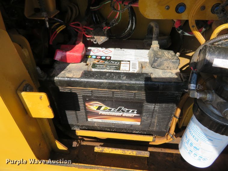 image for item HV9686 2005 Caterpillar D4G XL  dozer