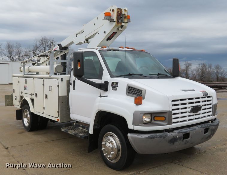 image for item HV9693 2007 Chevrolet C4500  bucket truck