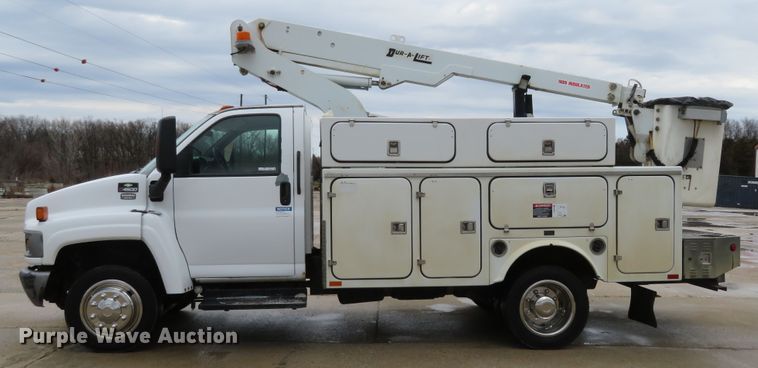 image for item HV9693 2007 Chevrolet C4500  bucket truck