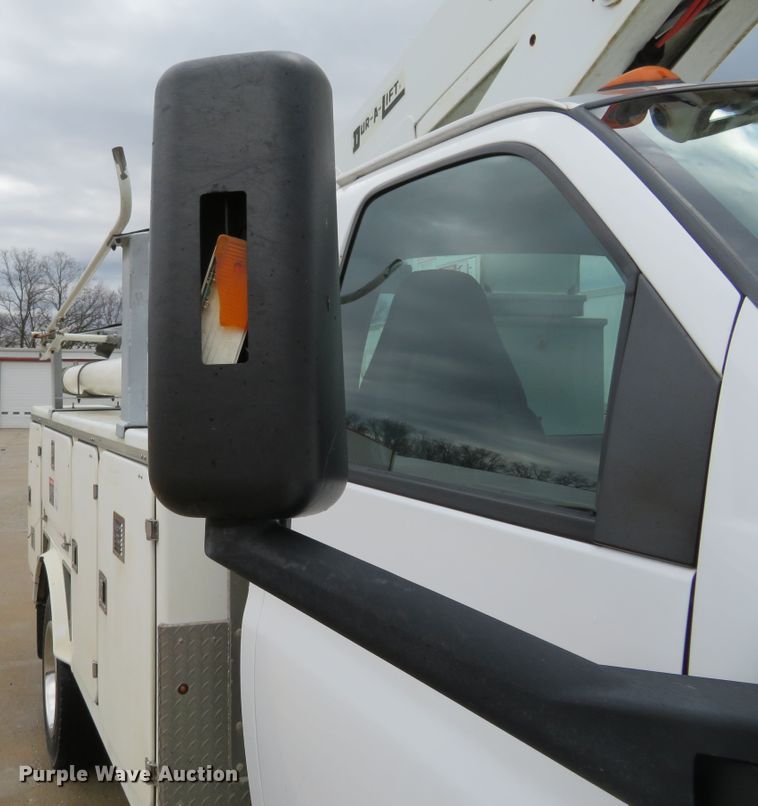 image for item HV9693 2007 Chevrolet C4500  bucket truck