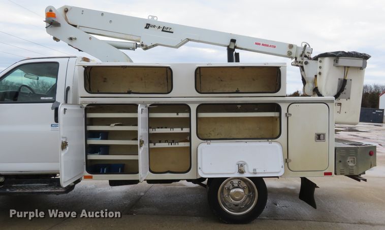 image for item HV9693 2007 Chevrolet C4500  bucket truck