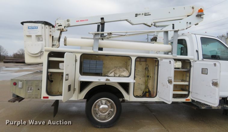 image for item HV9693 2007 Chevrolet C4500  bucket truck
