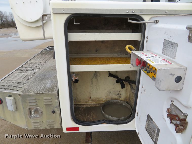 image for item HV9693 2007 Chevrolet C4500  bucket truck