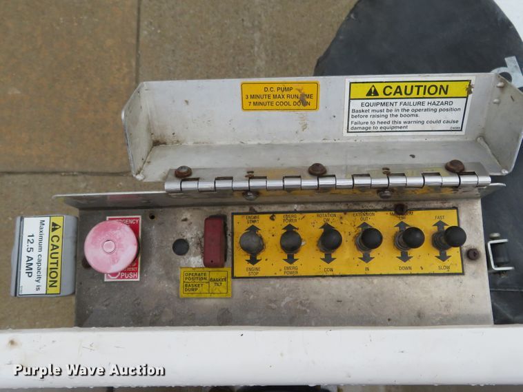 image for item HV9693 2007 Chevrolet C4500  bucket truck