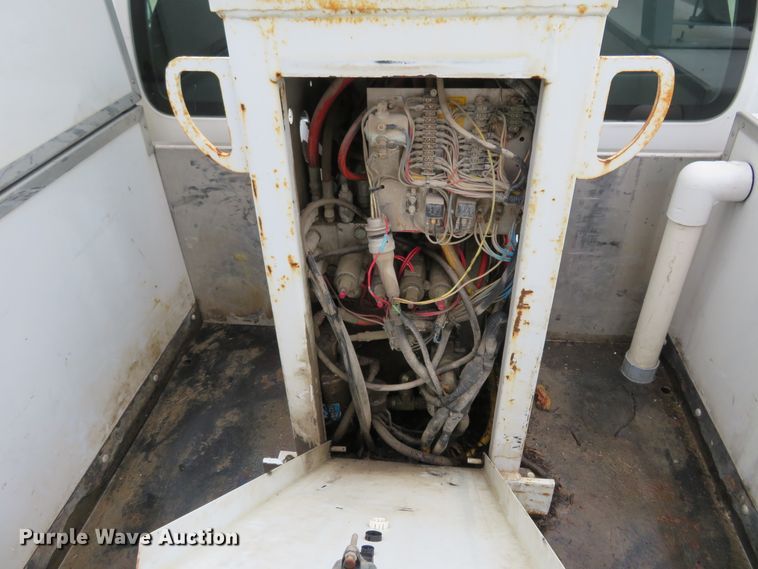 image for item HV9693 2007 Chevrolet C4500  bucket truck