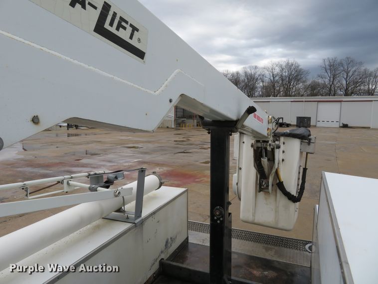 image for item HV9693 2007 Chevrolet C4500  bucket truck