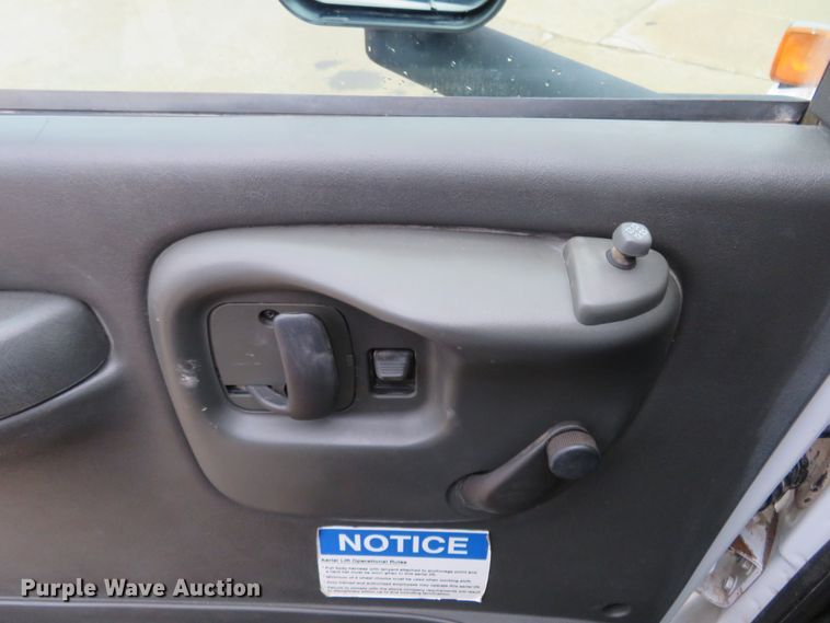 image for item HV9693 2007 Chevrolet C4500  bucket truck