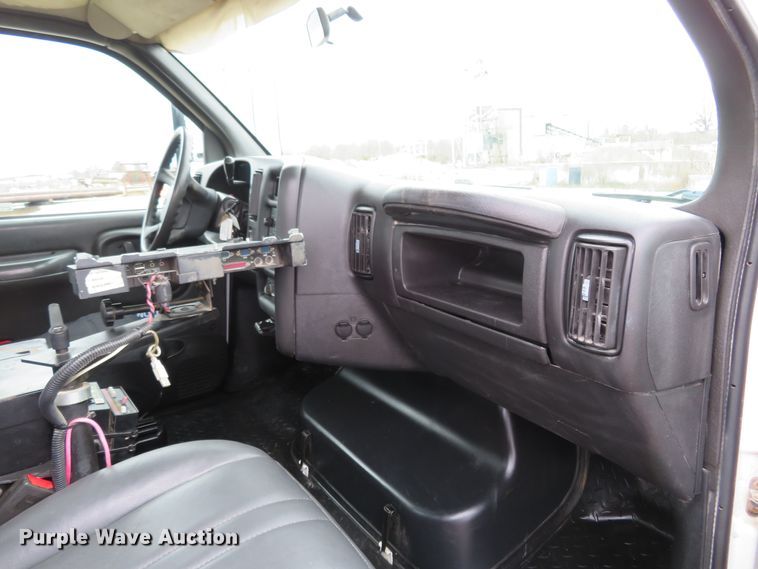 image for item HV9693 2007 Chevrolet C4500  bucket truck