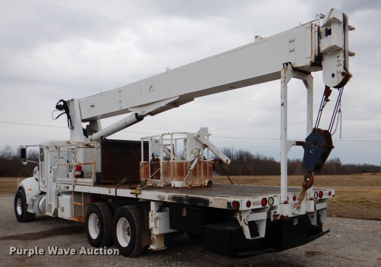 image for item HX9175 2007 Peterbilt 335  crane truck