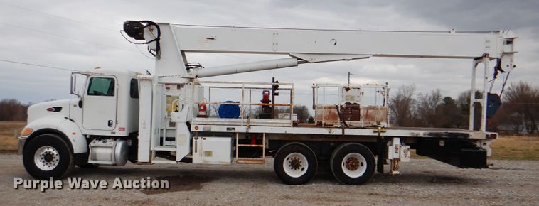 image for item HX9175 2007 Peterbilt 335  crane truck