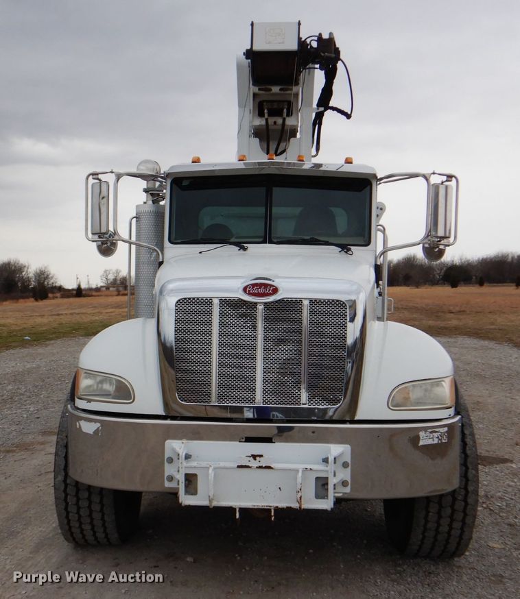 image for item HX9175 2007 Peterbilt 335  crane truck