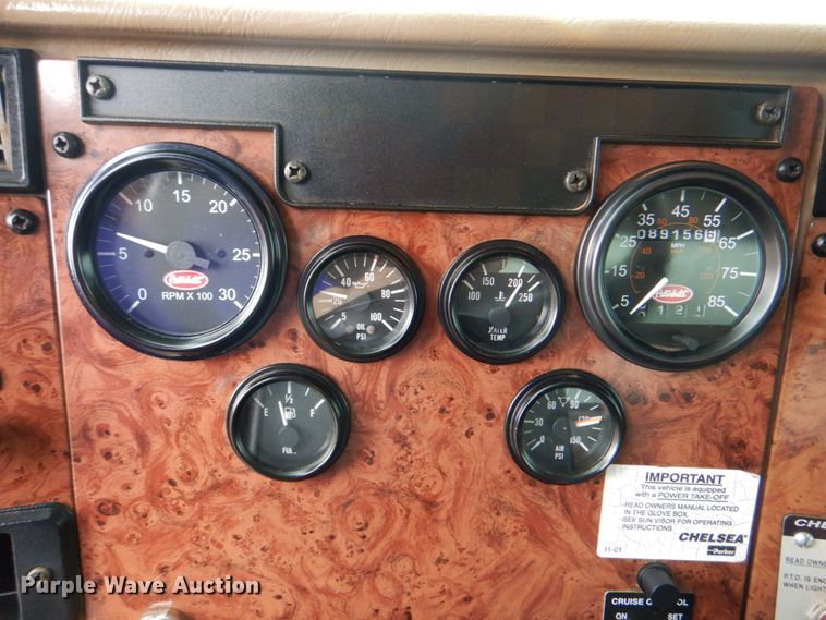 image for item HX9175 2007 Peterbilt 335  crane truck