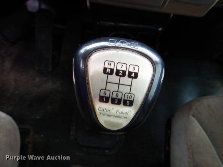 image for item HX9175 2007 Peterbilt 335  crane truck