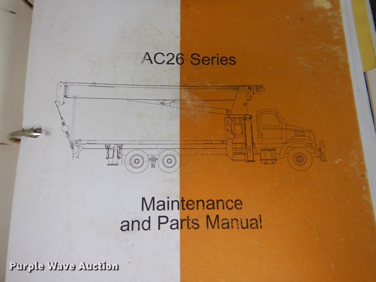 image for item HX9175 2007 Peterbilt 335  crane truck