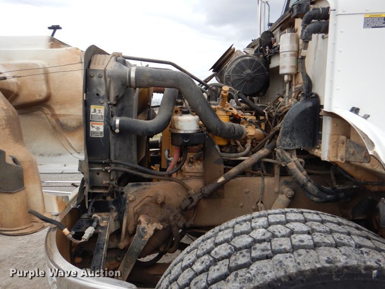 image for item HX9175 2007 Peterbilt 335  crane truck