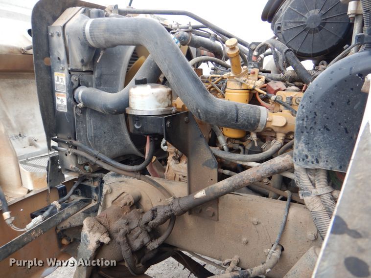 image for item HX9175 2007 Peterbilt 335  crane truck