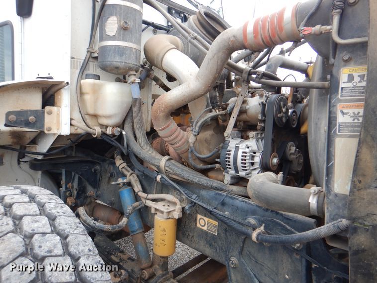 image for item HX9175 2007 Peterbilt 335  crane truck