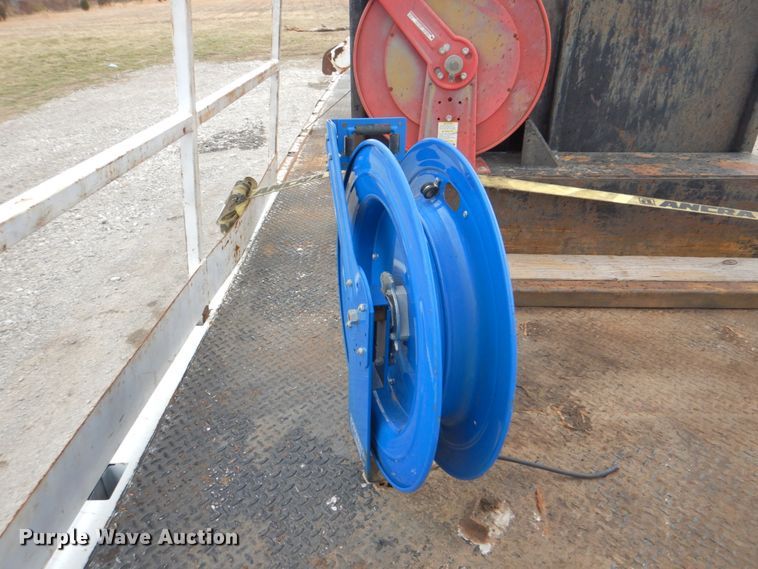 image for item HX9175 2007 Peterbilt 335  crane truck