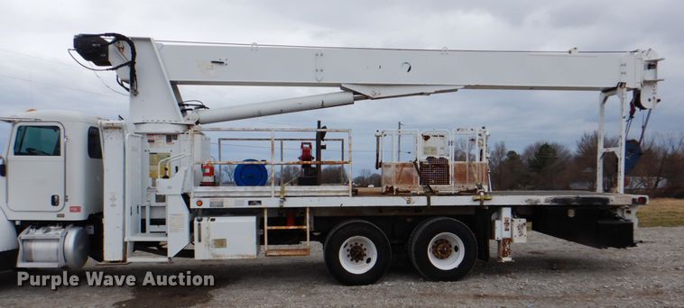 image for item HX9175 2007 Peterbilt 335  crane truck