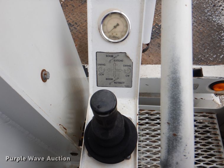 image for item HX9175 2007 Peterbilt 335  crane truck