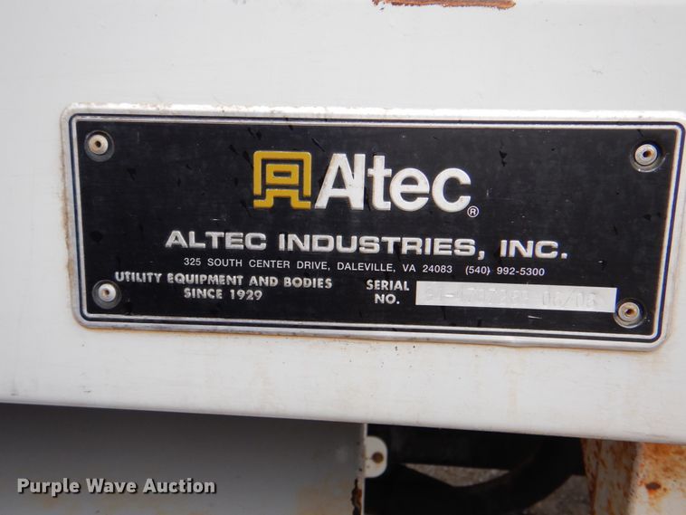 image for item HX9175 2007 Peterbilt 335  crane truck